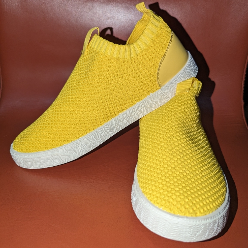 NWOT ZARA Yellow Kids/Unisex Sneakers Sz.4